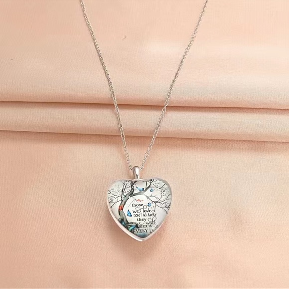 Keepsake Illustrated and Inscribed Heart Silver Necklace - "I love you today..." - Picture 5 of 6